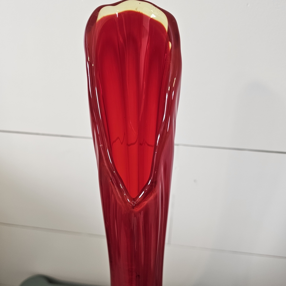 Elegant "Vintage" L.E. Smith Red Swung Glass Vase - Picture 2 of 15